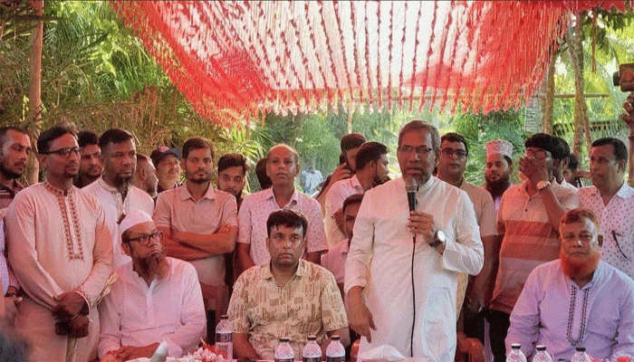 গুরুদাসপুরে রাস্তা নির্মাণ কাজের উদ্বোধন