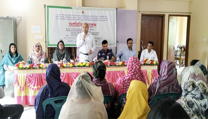 চাঁপাইনবাবগঞ্জে ফ্যামিলি সমাবেশ; বাল্যবিবাহ-মাদক-সহিংসতা প্রতিরোধে সামাজিক প্রতিরোধ গড়ার আহ্বান
