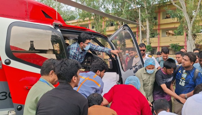 মাথায় রক্তক্ষরণ, কোমায় রুয়েট শিক্ষার্থী  এয়ার অ্যাম্বুলেন্সে ঢাকায় পাঠাল রুয়েট