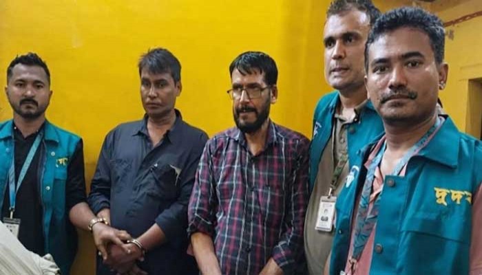 ১৫ হাজার টাকার দলিলে ঘুষ ২ লাখ, কমিশন ২০ হাজার