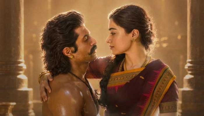 বিজয়কে নিয়ে রাশমিকা: ‘ও আমারই, তবুও ওর ওপর ক্রাশ খাওয়া থামে না’
