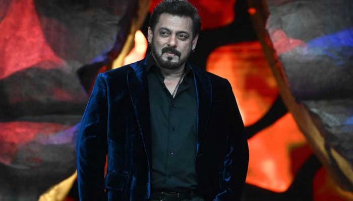 সালমানের ‘পুরুষত্ব’ নিয়ে খোঁচা, তোপের মুখে আসিফ