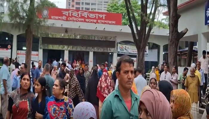 রামেকে ডেঙ্গু আক্রান্ত হয়ে চার বছর বয়সী এক শিশুর মৃত্যু