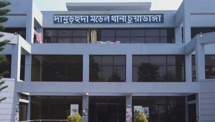 চুয়াডাঙ্গায় ফল বিক্রেতাকে পিটিয়ে বুকে লোহার শিক ঢুকিয়ে হত্যার অভিযোগ