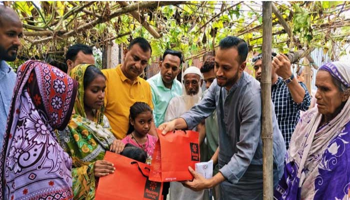 এক মাসের ব্যবধানে মা-বাবাকে হারানো পাঁচ মেয়ের পাশে তারেক রহমান