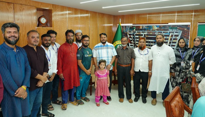 রাসিক প্রশাসকের সাথে হাজী জলিলুর রহমান প্রাথমিক বিদ্যালয় কমিটির সদস্যবৃন্দের সৌজন্য সাক্ষাৎ