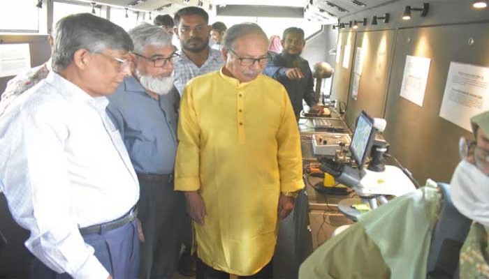 পুণ্ড্র বিশ্ববিদ্যালয়ে ভ্রাম্যমাণ বিজ্ঞান প্রদর্শনী অনুষ্ঠিত