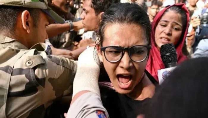 দিল্লিতে এবার আটক তরুণদের মুখপাত্র নেহা বোরা
