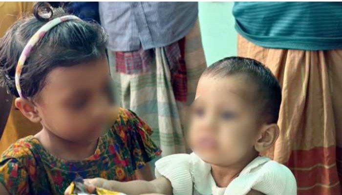 চিপস কিনে দিয়ে দুই কন্যাসন্তানকে সড়কে ফেলে গেলেন ‘মা’