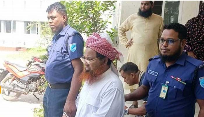কিশোরীর পেটব্যথা কমাতে মাকে তেল-পানি আনতে পাঠান মাদরাসার প্রিন্সিপাল, অতঃপর...