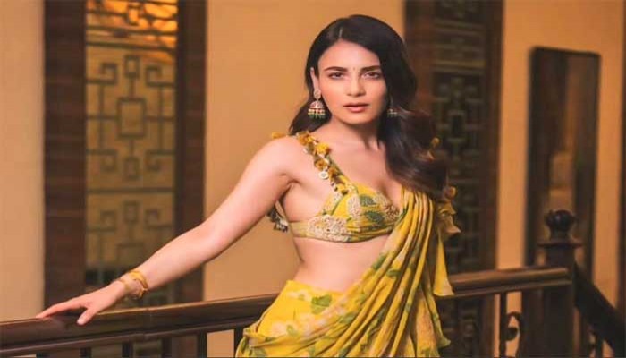 ‘মহিলাদের শরীর নিয়ে মানুষের প্রত্যাশার শেষ নেই’, ওজন কমাতে গিয়ে অসুস্থ হয়ে পড়েছিলেন রাধিকা?