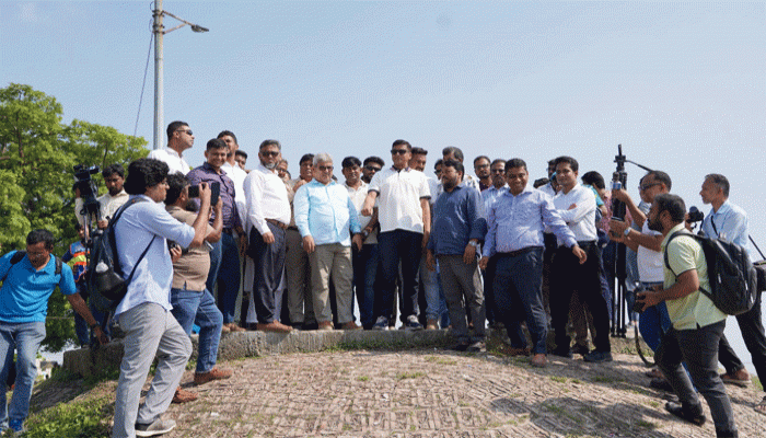 রাজশাহীর টি-বাঁধ পরিদর্শনে পানিসম্পদ প্রতিমন্ত্রী, উন্নয়নের আশ্বাস