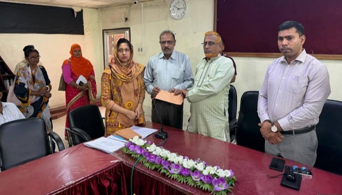 পুঠিয়ায় ৫৬ পূজামণ্ডপে ৩৩ হাজার ৬০০ কেজি জিআর চালের ডিও বিতরণ