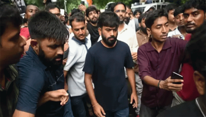 কর্মসূচি শুরুর আগেই ফের অভিজিৎ দীপকে আটক
