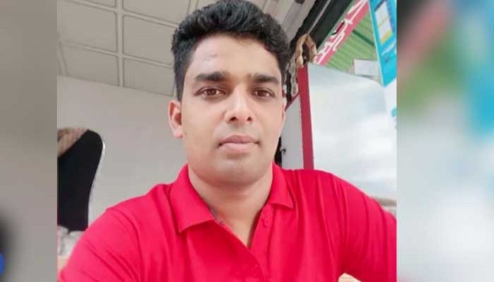 রেস্তোরাঁর পেছনে নিরবকে কুপিয়ে চলে যায় ১২ জন
