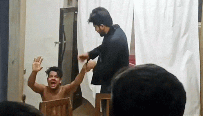 লক্ষ্মীপুরে হাসপাতালে ঢুকে স্বেচ্ছাসেবক দল নেতাকে পেটালেন ছাত্রদল নেতা