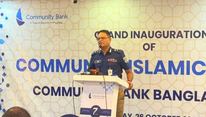 সরকারের অনুমতি পেলে ক্রসফায়ারেও পিছপা হবে না পুলিশ: আইজিপি