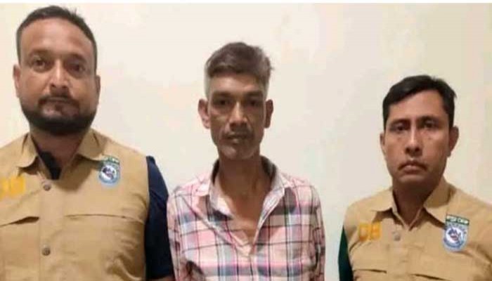 রংপুরে হাতকড়াসহ পালানো মাদক বিক্রেতা গ্রেপ্তার