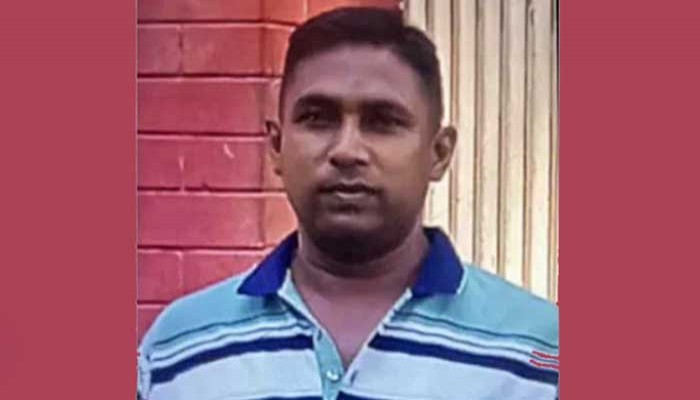 চতুর্থ শ্রেণির ছাত্রীকে কৌশলে টয়লেটে নিয়ে গেলেন শিক্ষক, অতঃপর...