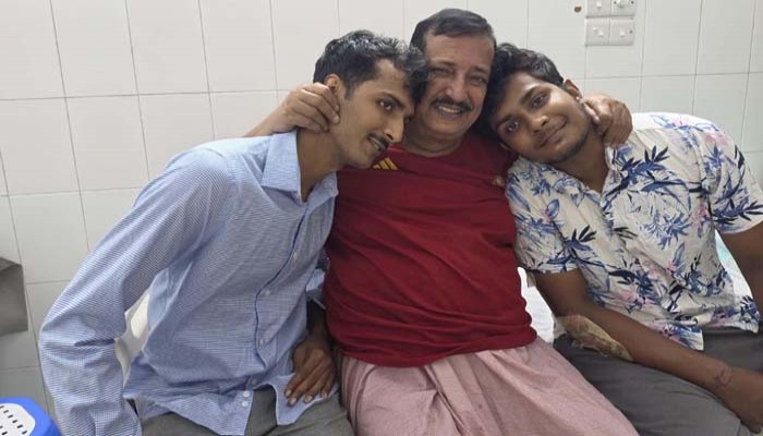 আগের চেয়ে সুস্থ বোধ করছেন ভূমিমন্ত্রী, চাইলেন পরিবার ও সন্তানদের জন্য দোয়া